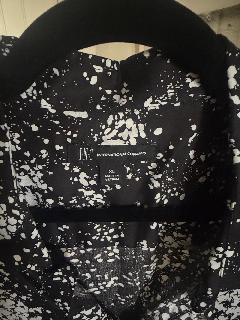 INC International Concepts Black White Abstract Print Long Sleeve Button NWT - Picture 3 of 5